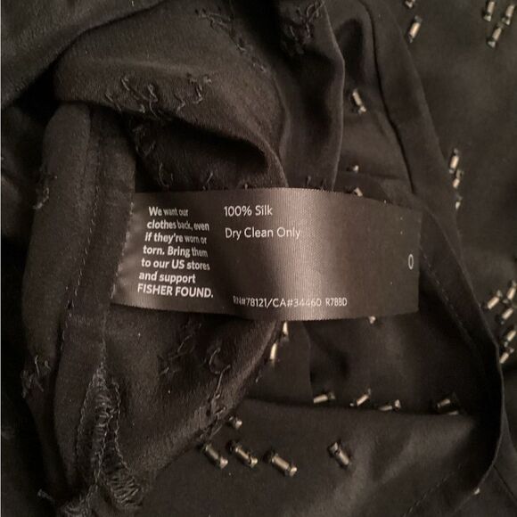 EILEEN FISHER SIZE M BLACK SILK BEADED CHEVRON DESIGN CAP SLEEVE SCOOP NECK TOP - Picture 8 of 8